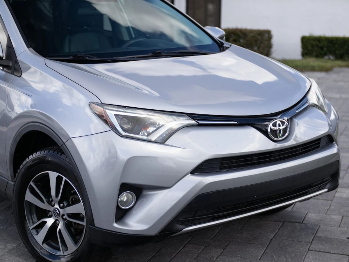 Toyota RAV4 photo 3