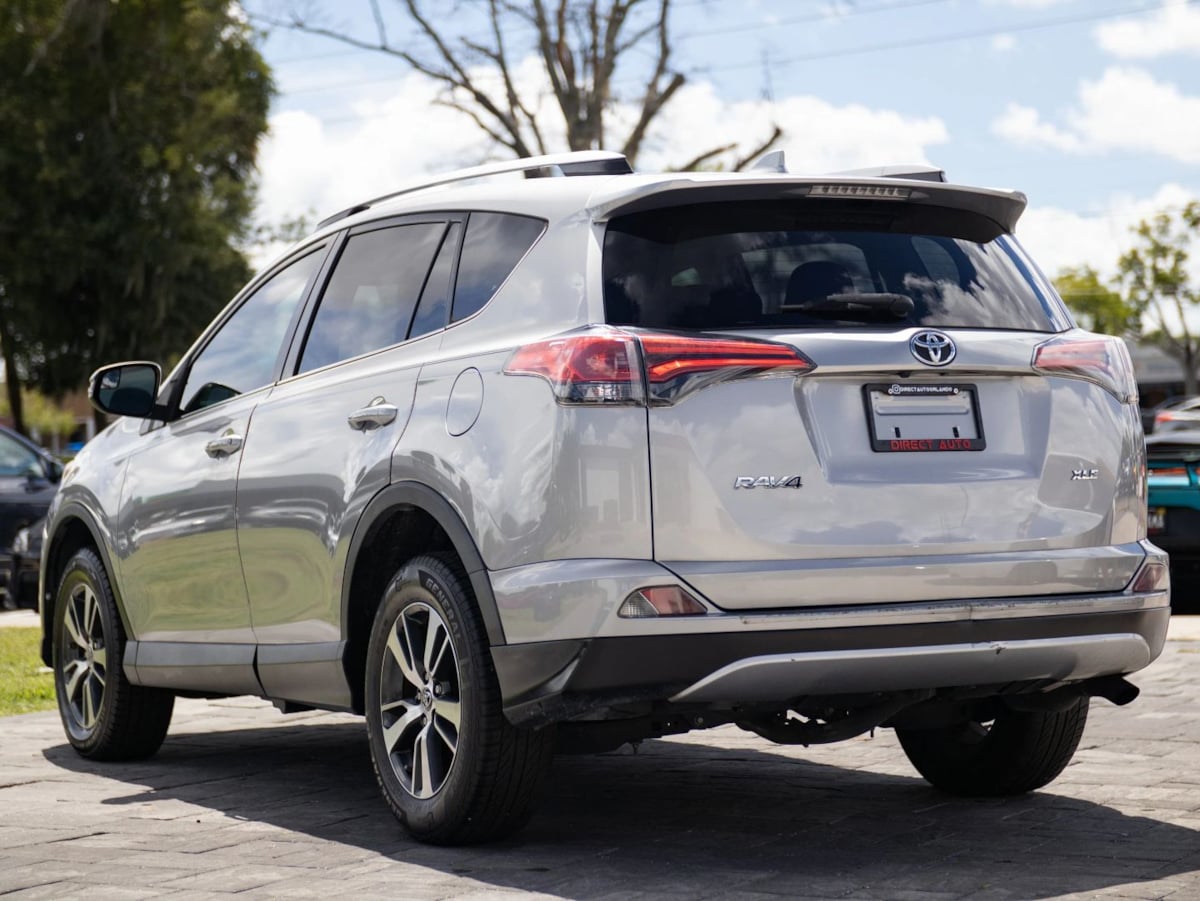 Toyota RAV4 photo 9
