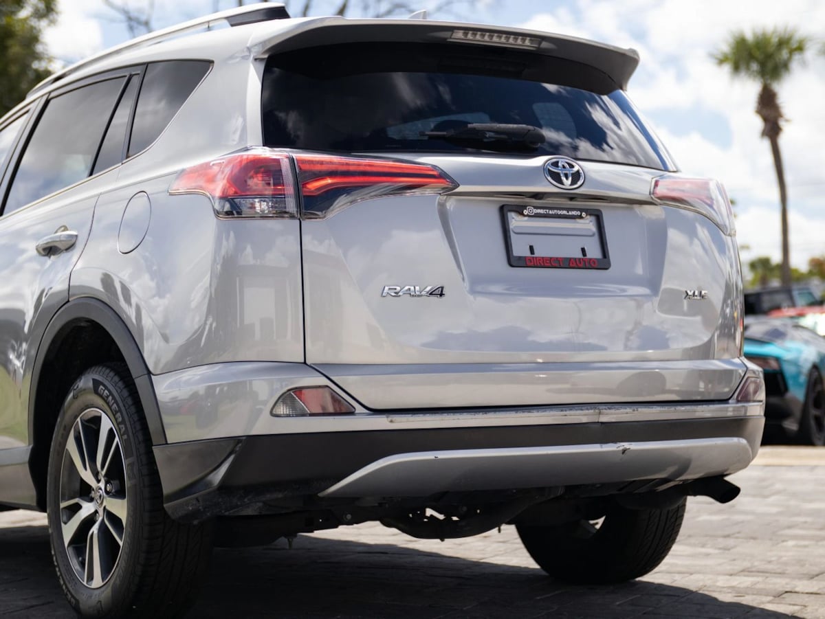 Toyota RAV4 photo 10