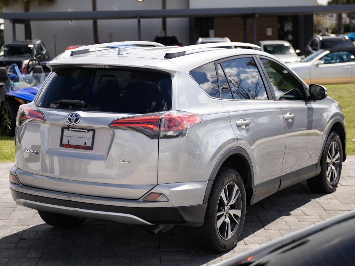 Toyota RAV4 photo 12