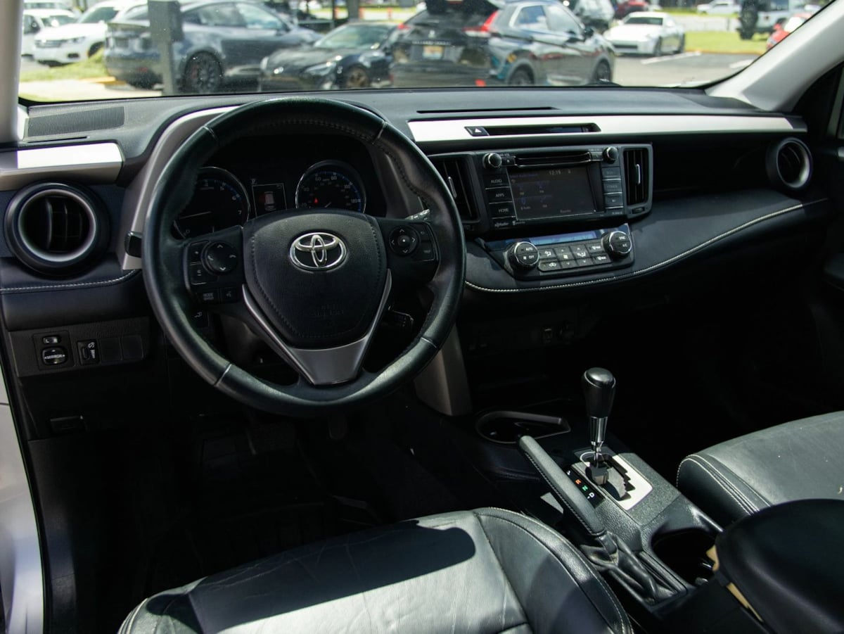 Toyota RAV4 photo 13