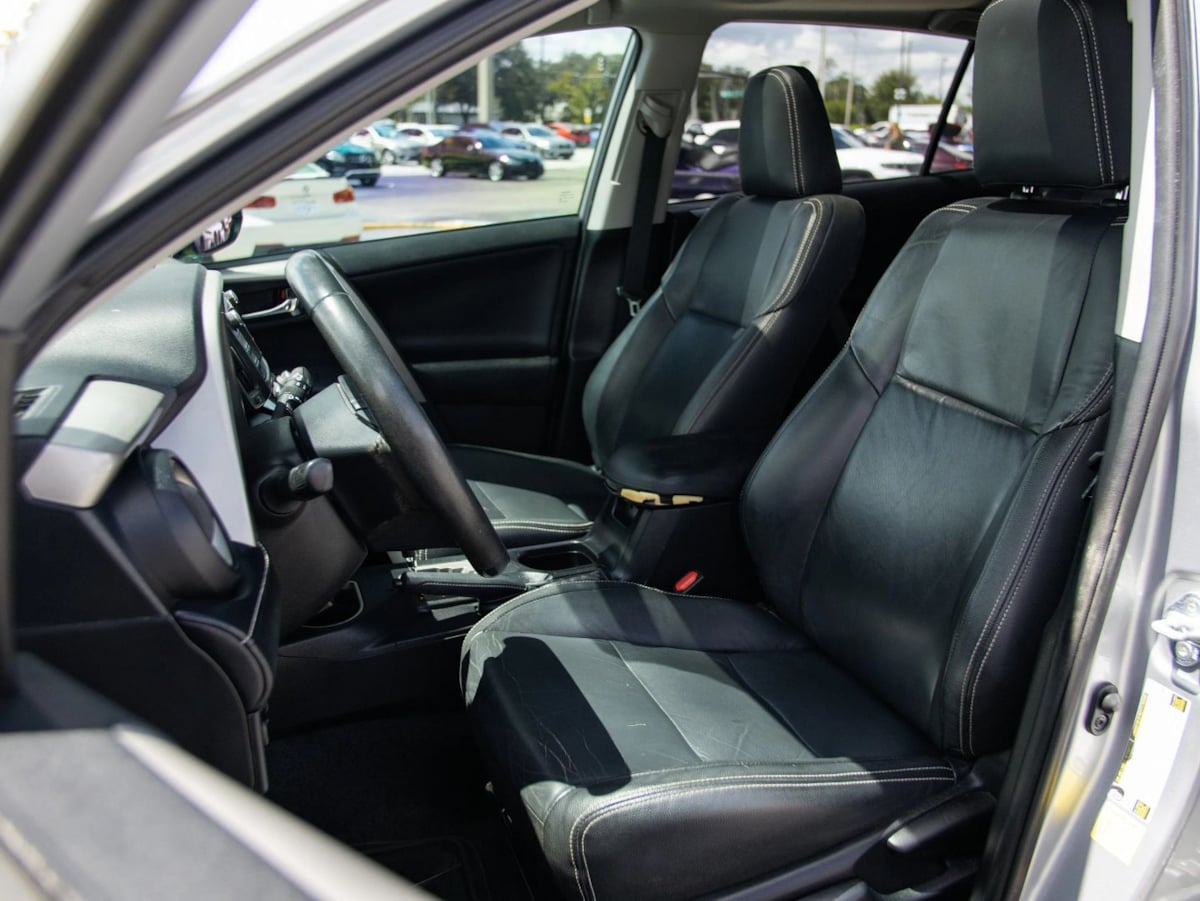 Toyota RAV4 photo 14
