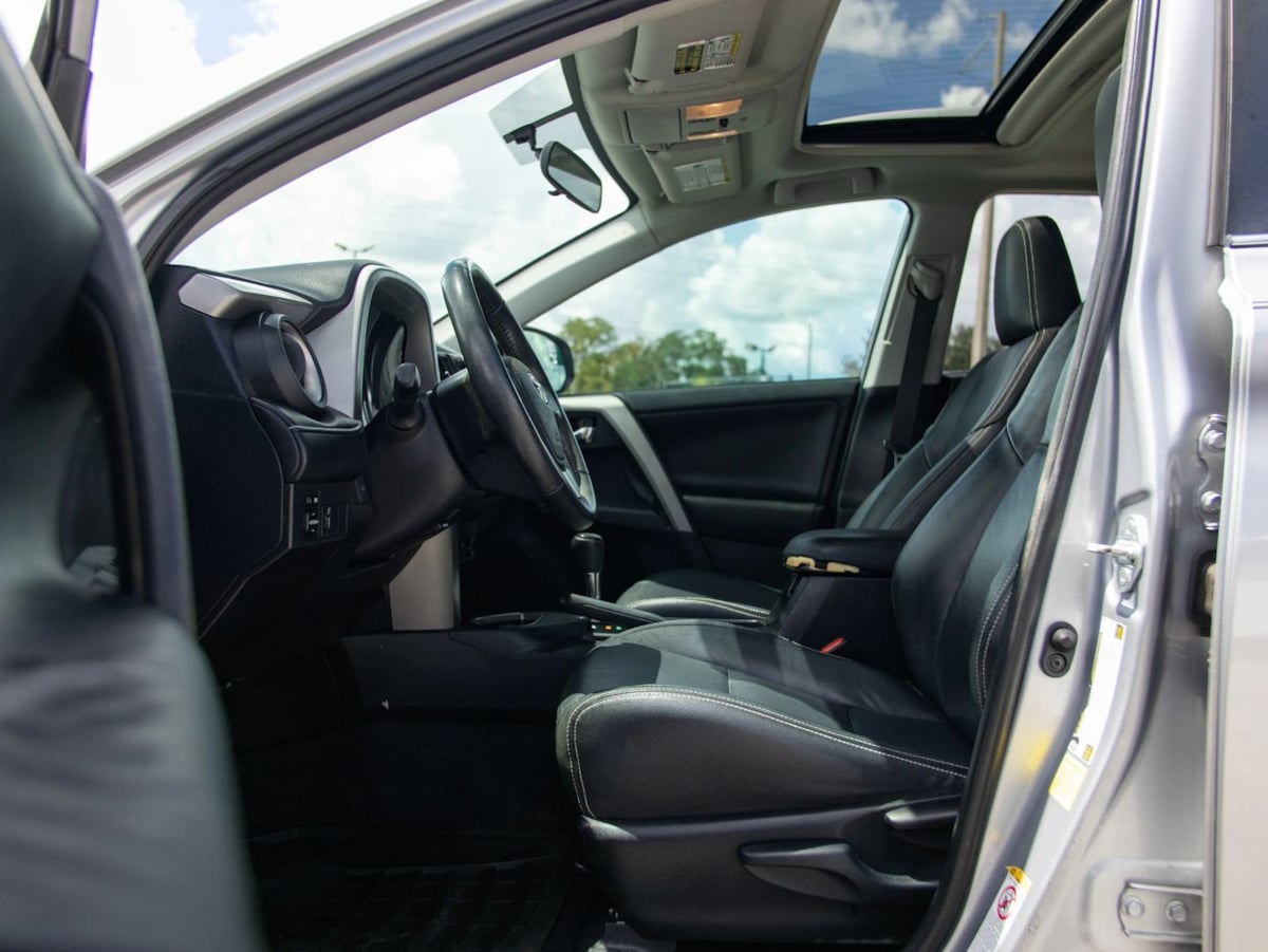 Toyota RAV4 photo 16