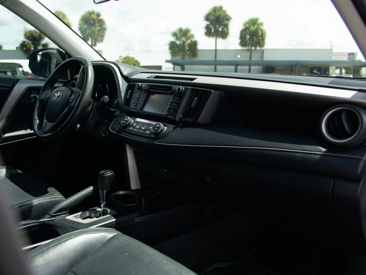 Toyota RAV4 photo 19