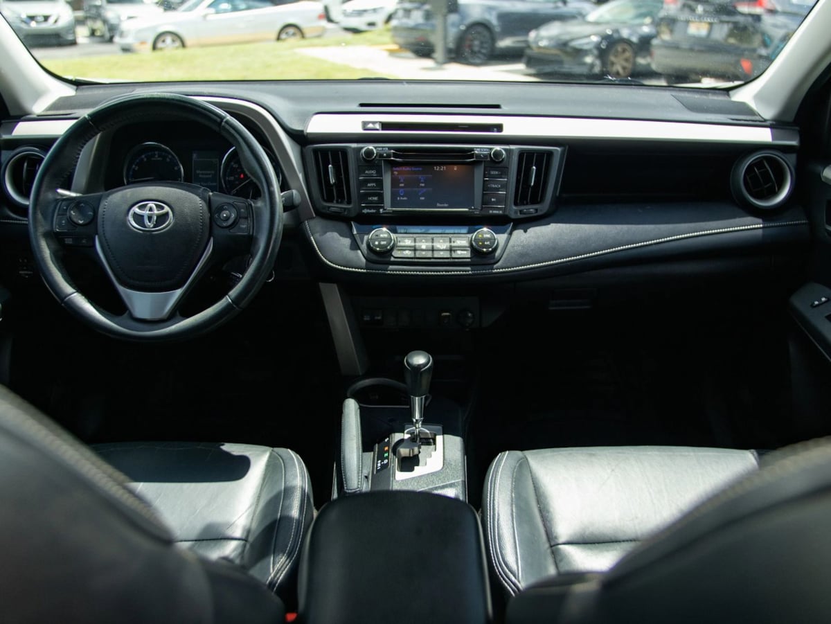 Toyota RAV4 photo 24