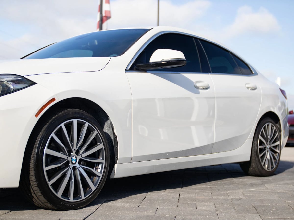 BMW 2 Series photo 7