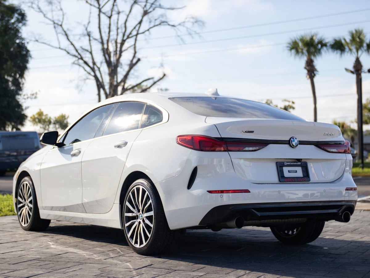 BMW 2 Series photo 9