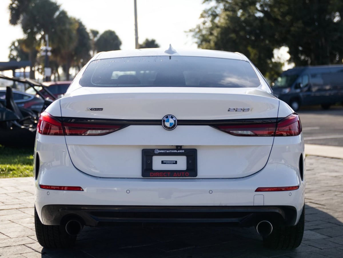 BMW 2 Series photo 11