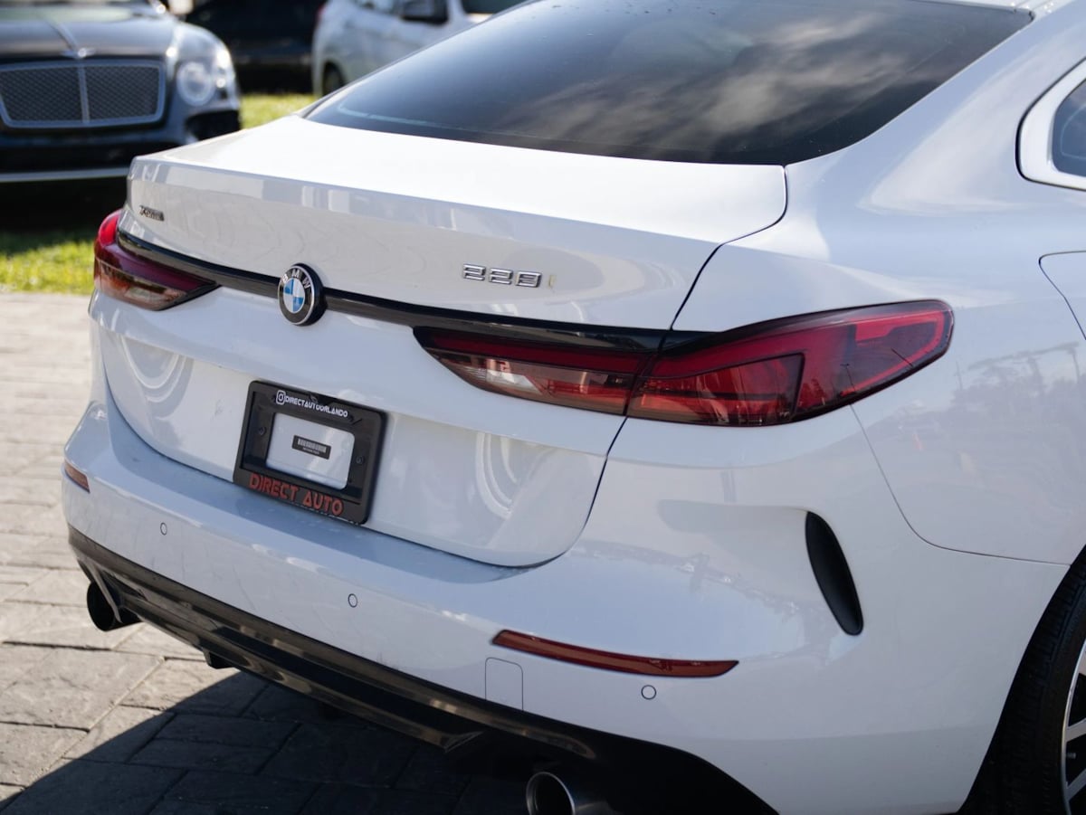 BMW 2 Series photo 12