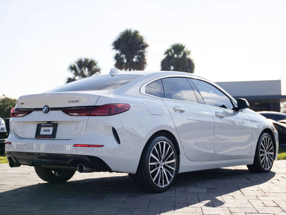 BMW 2 Series photo 13