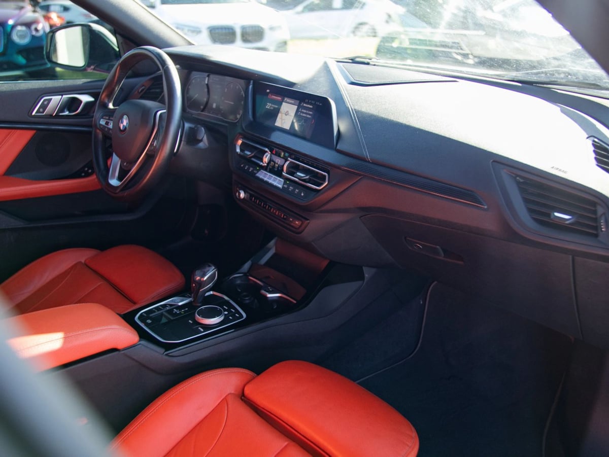 BMW 2 Series photo 22
