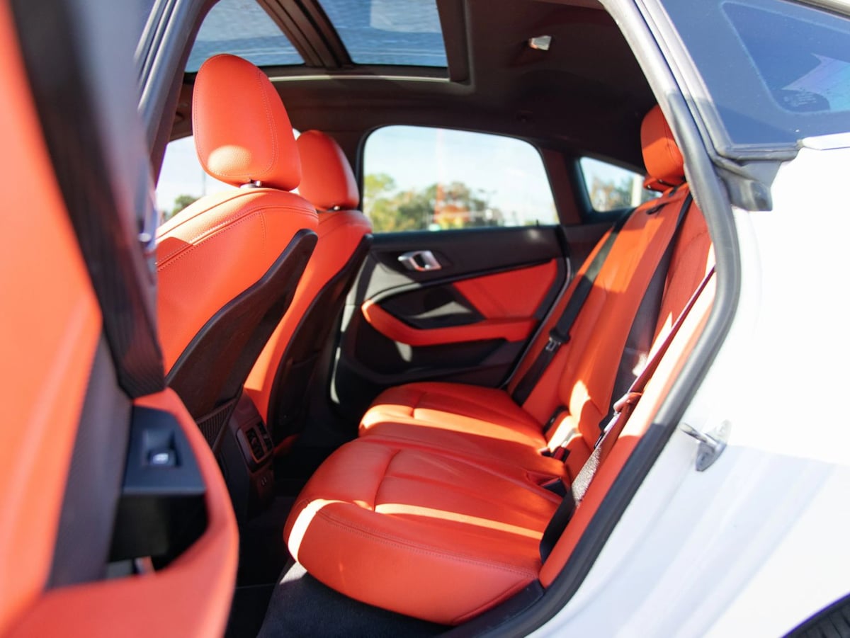 BMW 2 Series photo 23