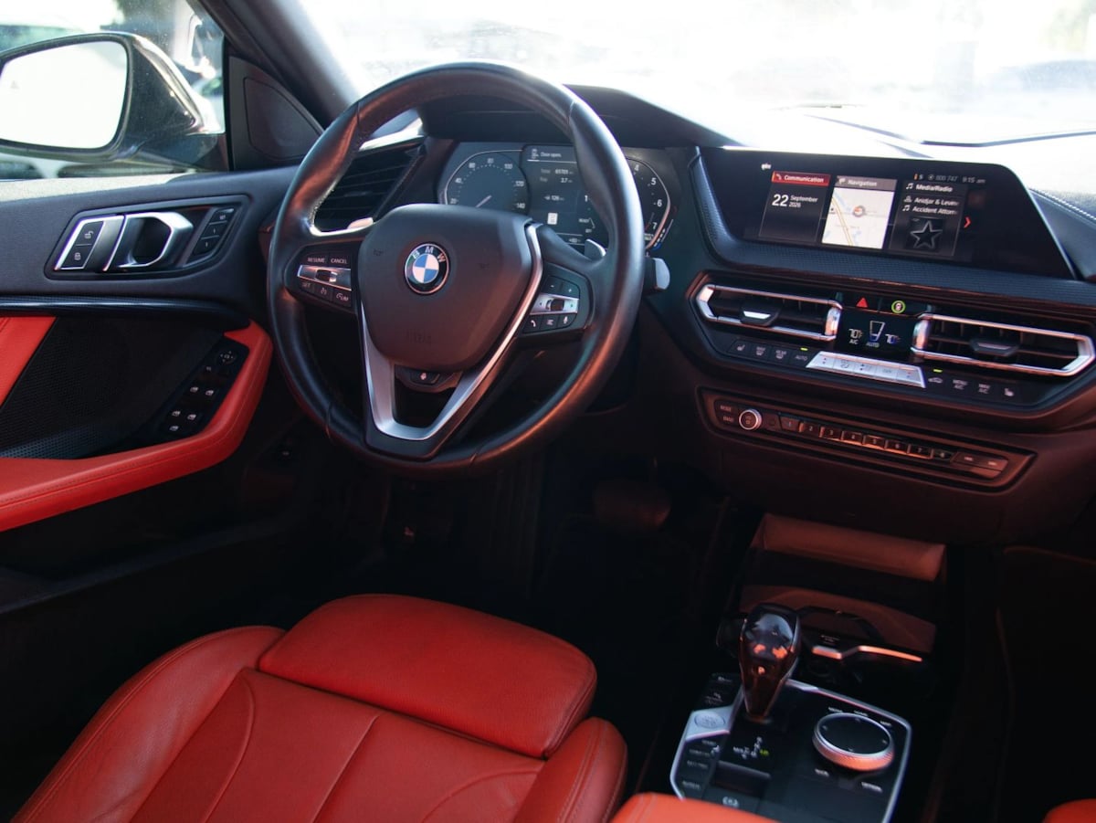 BMW 2 Series photo 27