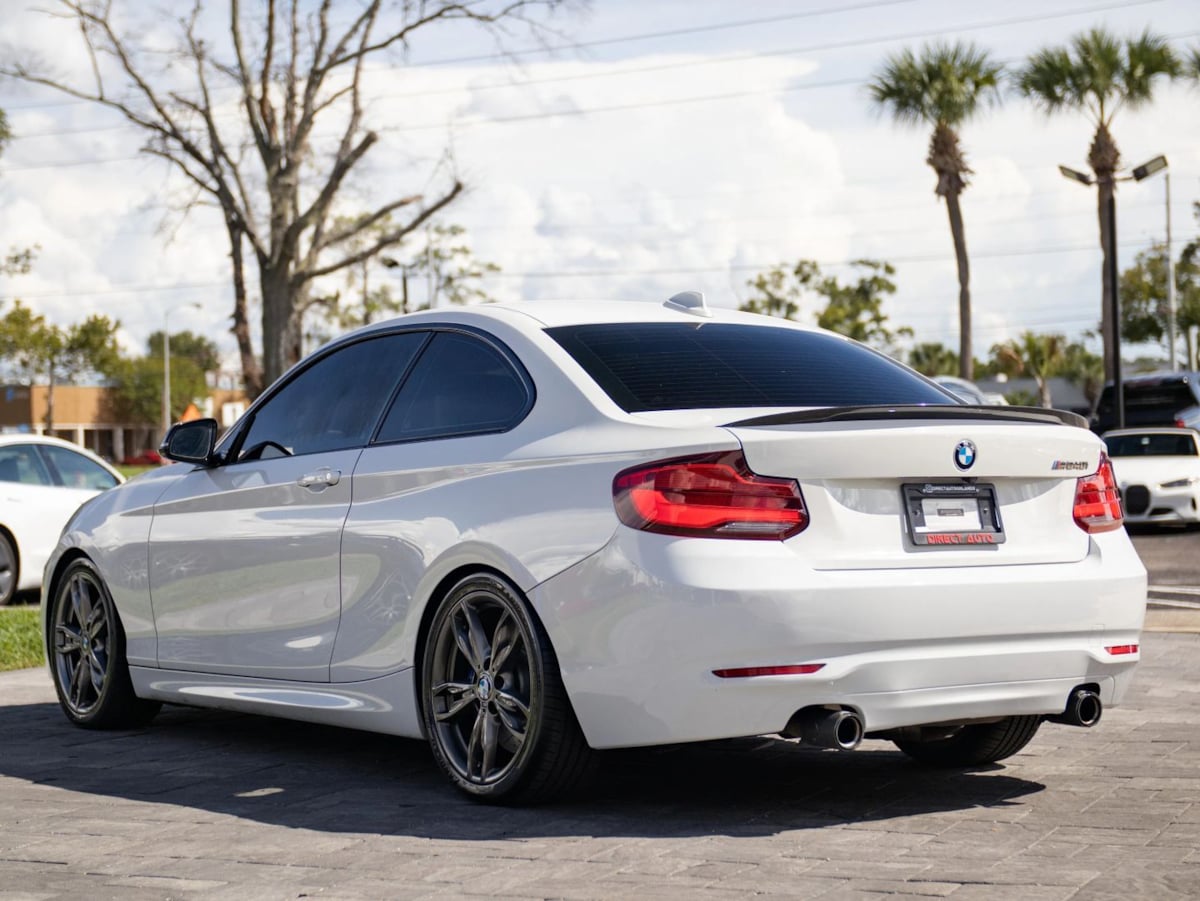 BMW 2 Series photo 9