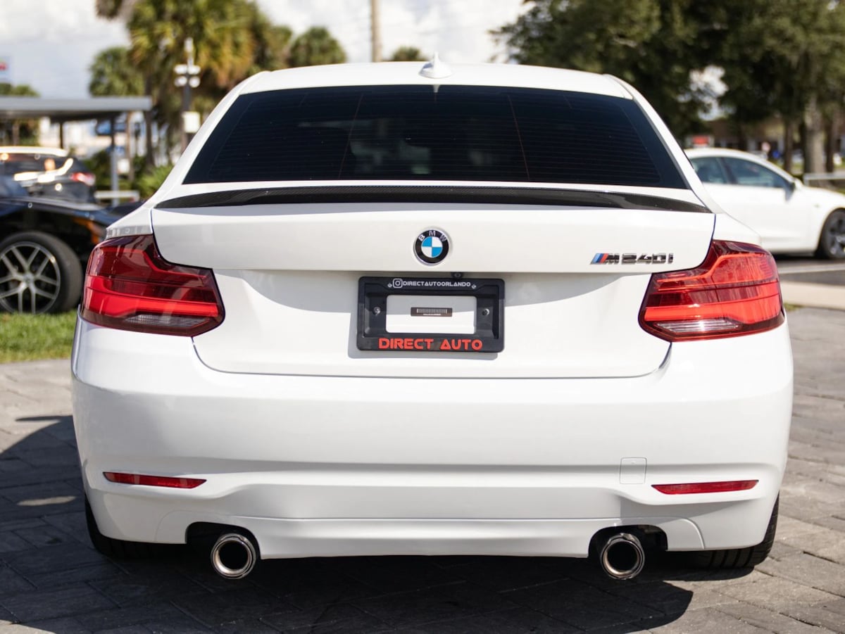BMW 2 Series photo 11