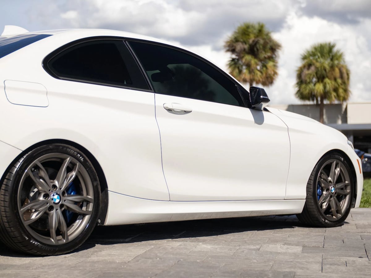 BMW 2 Series photo 14