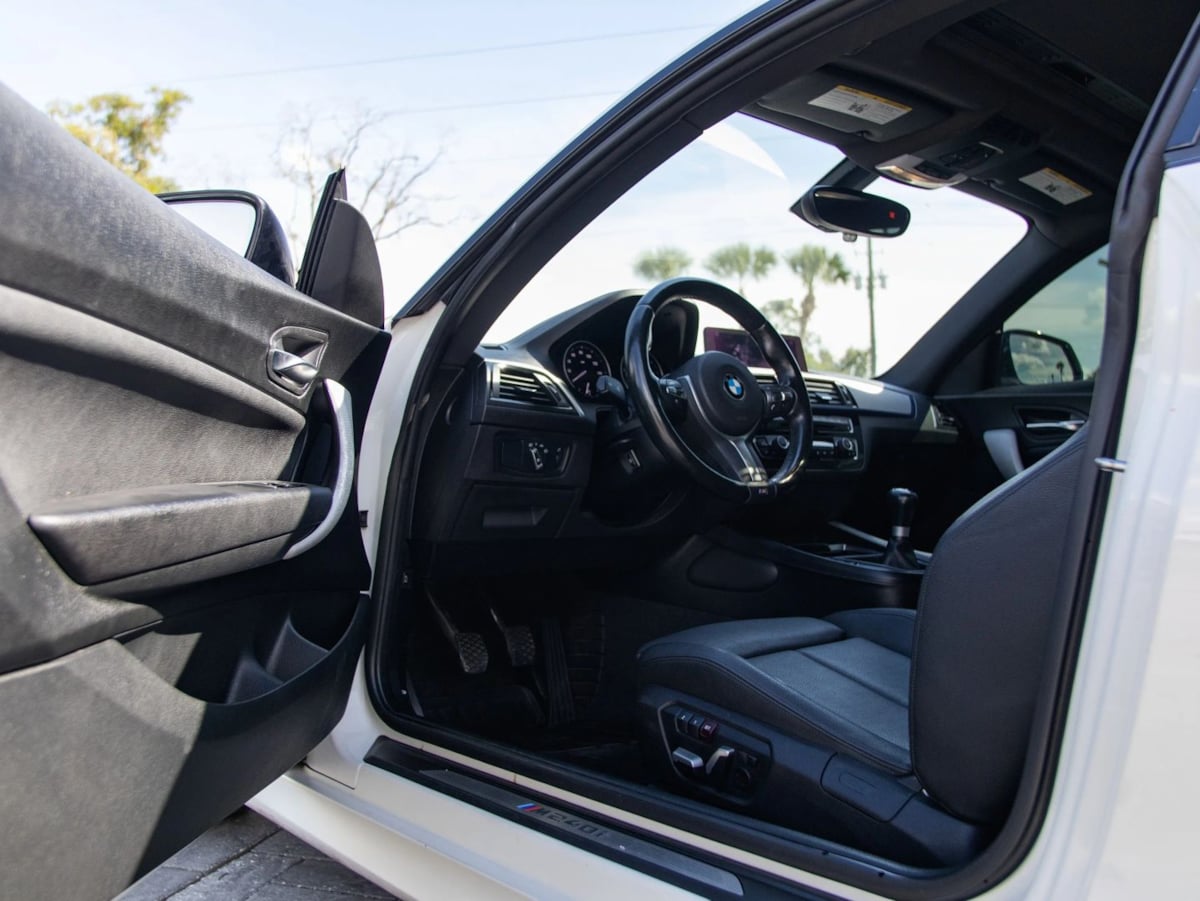 BMW 2 Series photo 15
