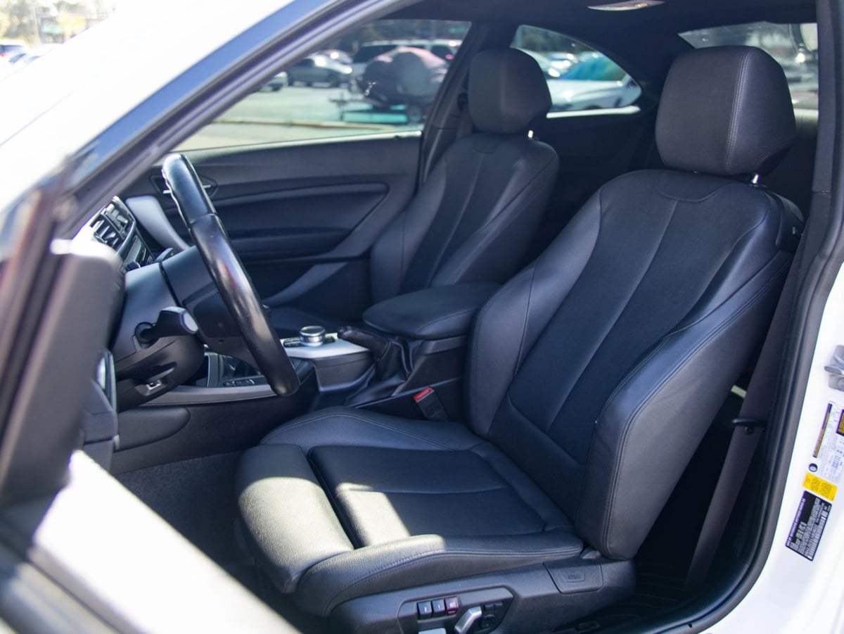 BMW 2 Series photo 18
