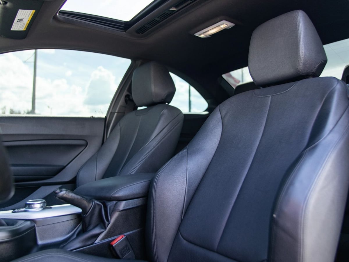 BMW 2 Series photo 19