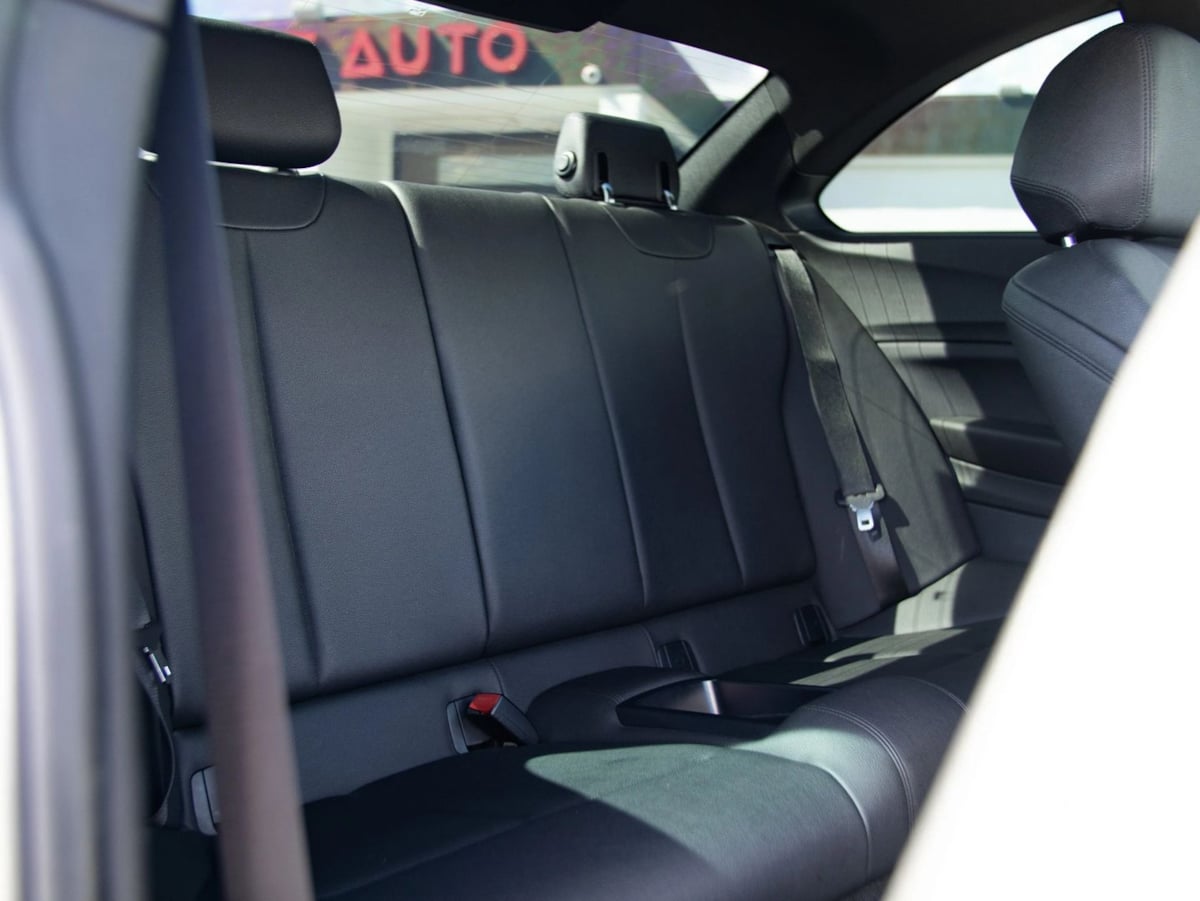 BMW 2 Series photo 21