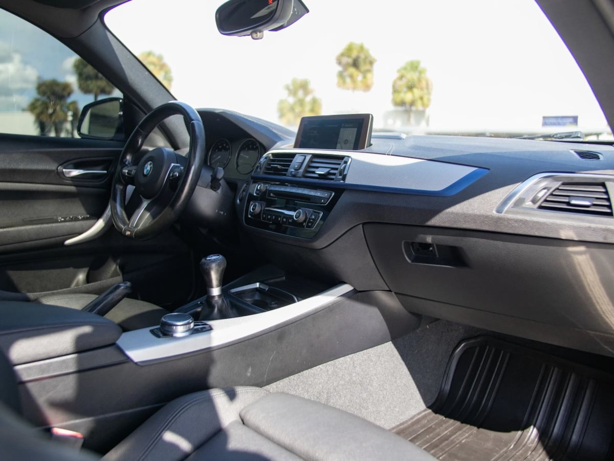 BMW 2 Series photo 25