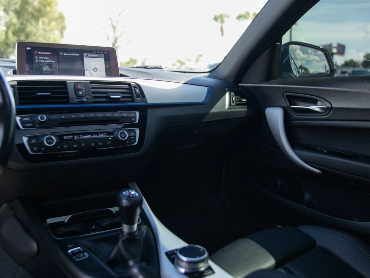 BMW 2 Series photo 27