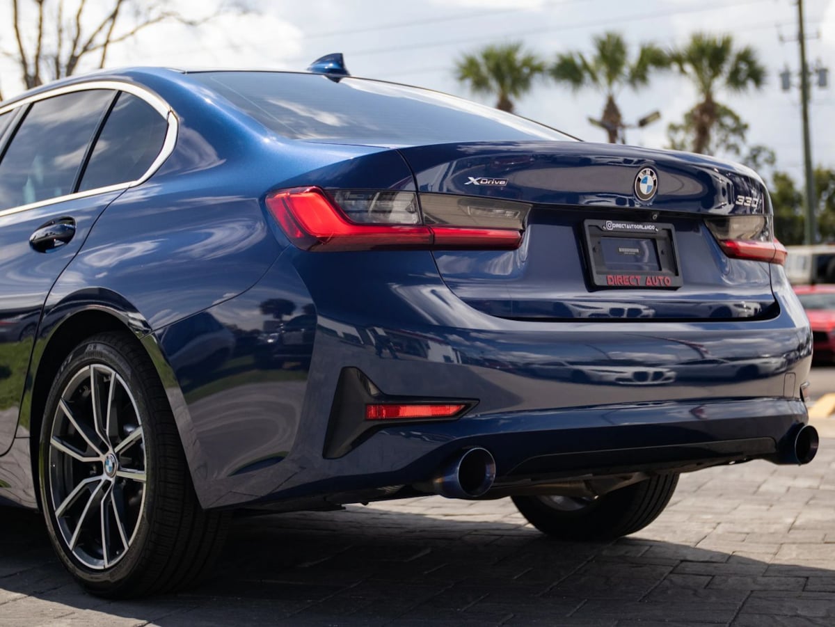 BMW 3 Series photo 11