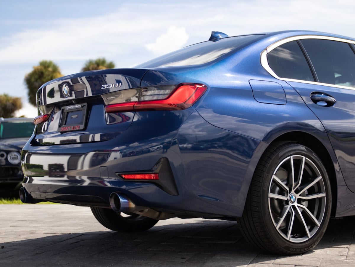 BMW 3 Series photo 14