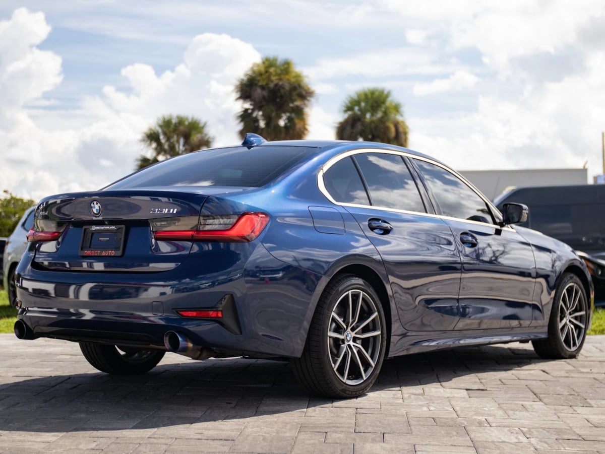BMW 3 Series photo 15