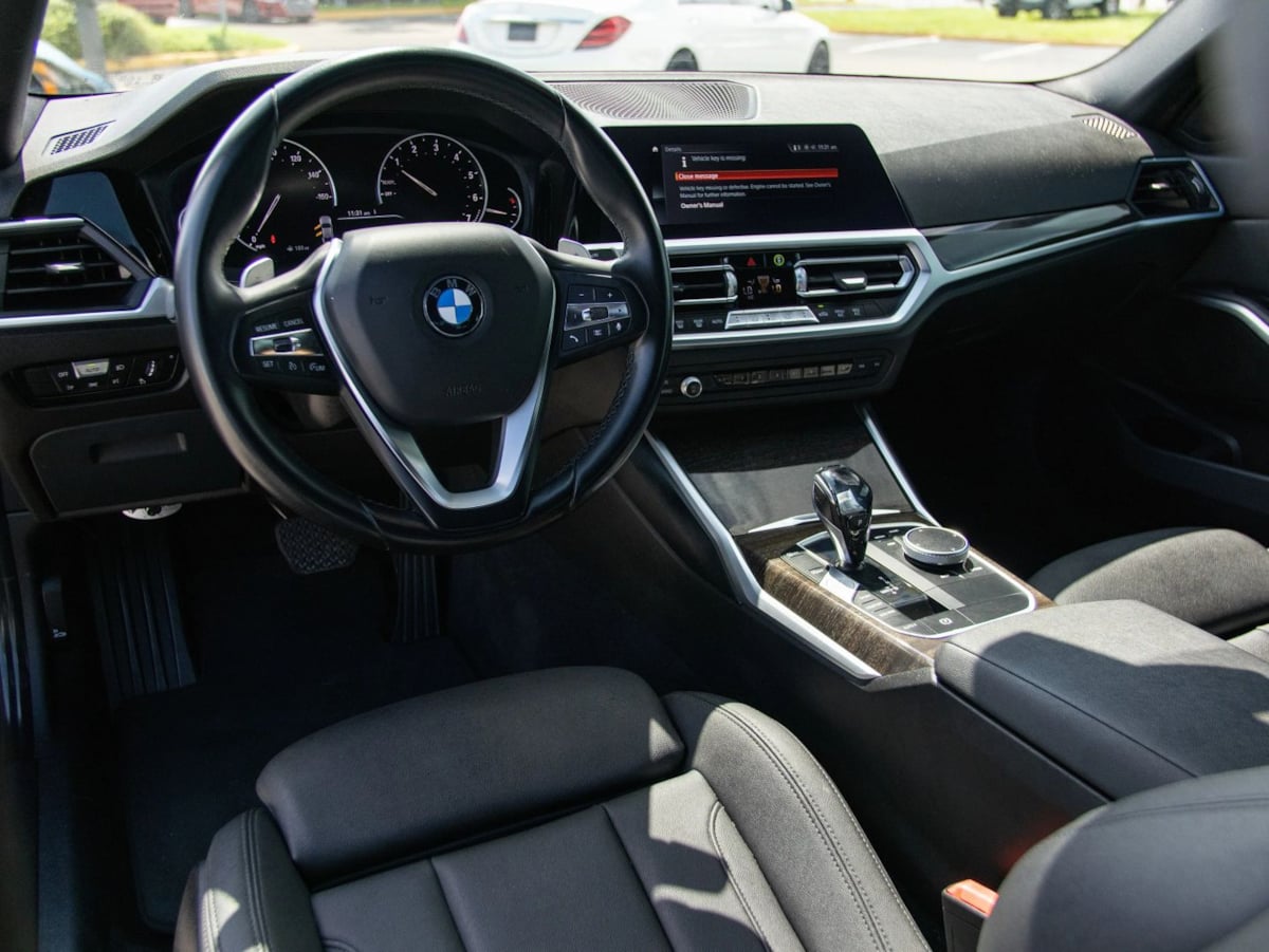 BMW 3 Series photo 17