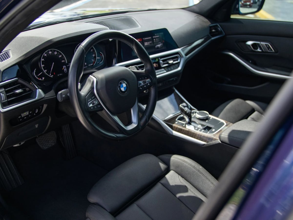 BMW 3 Series photo 18