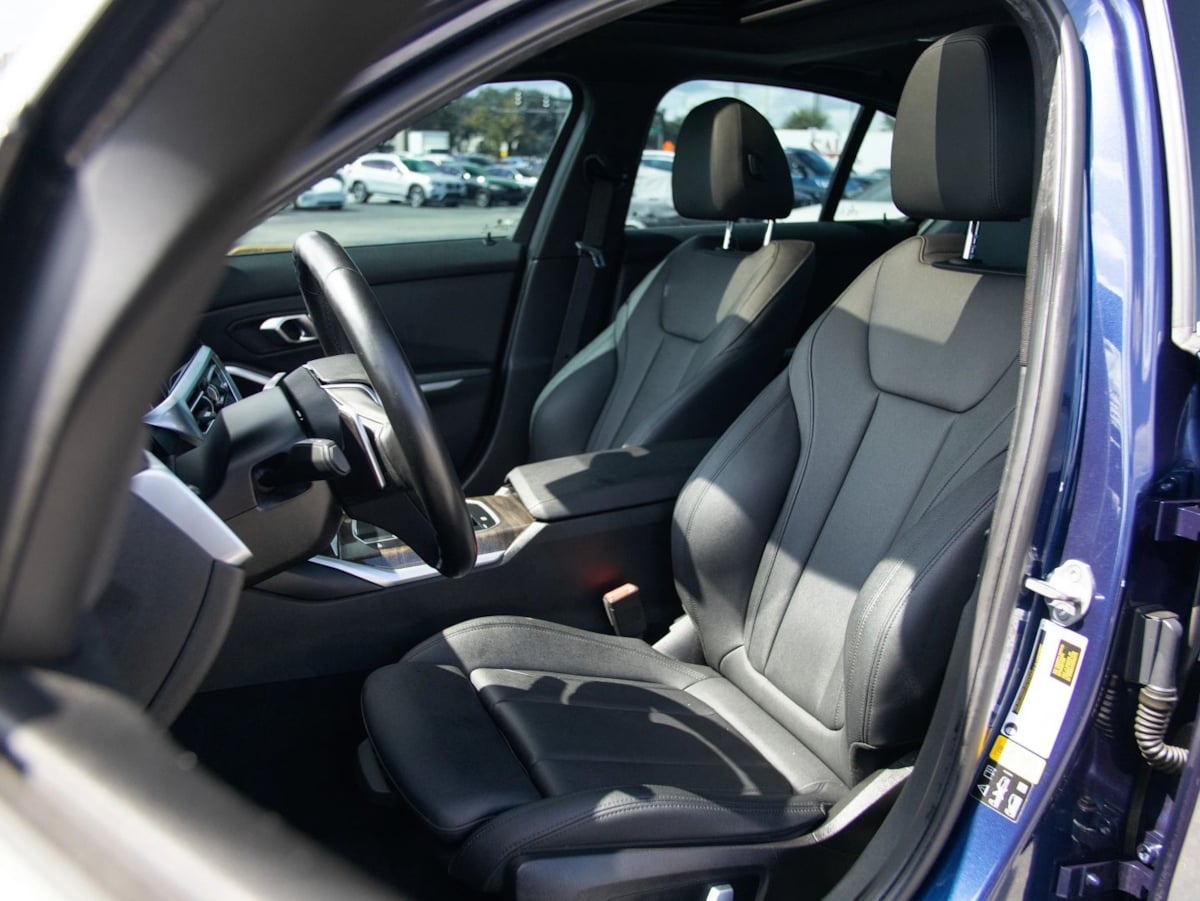 BMW 3 Series photo 20