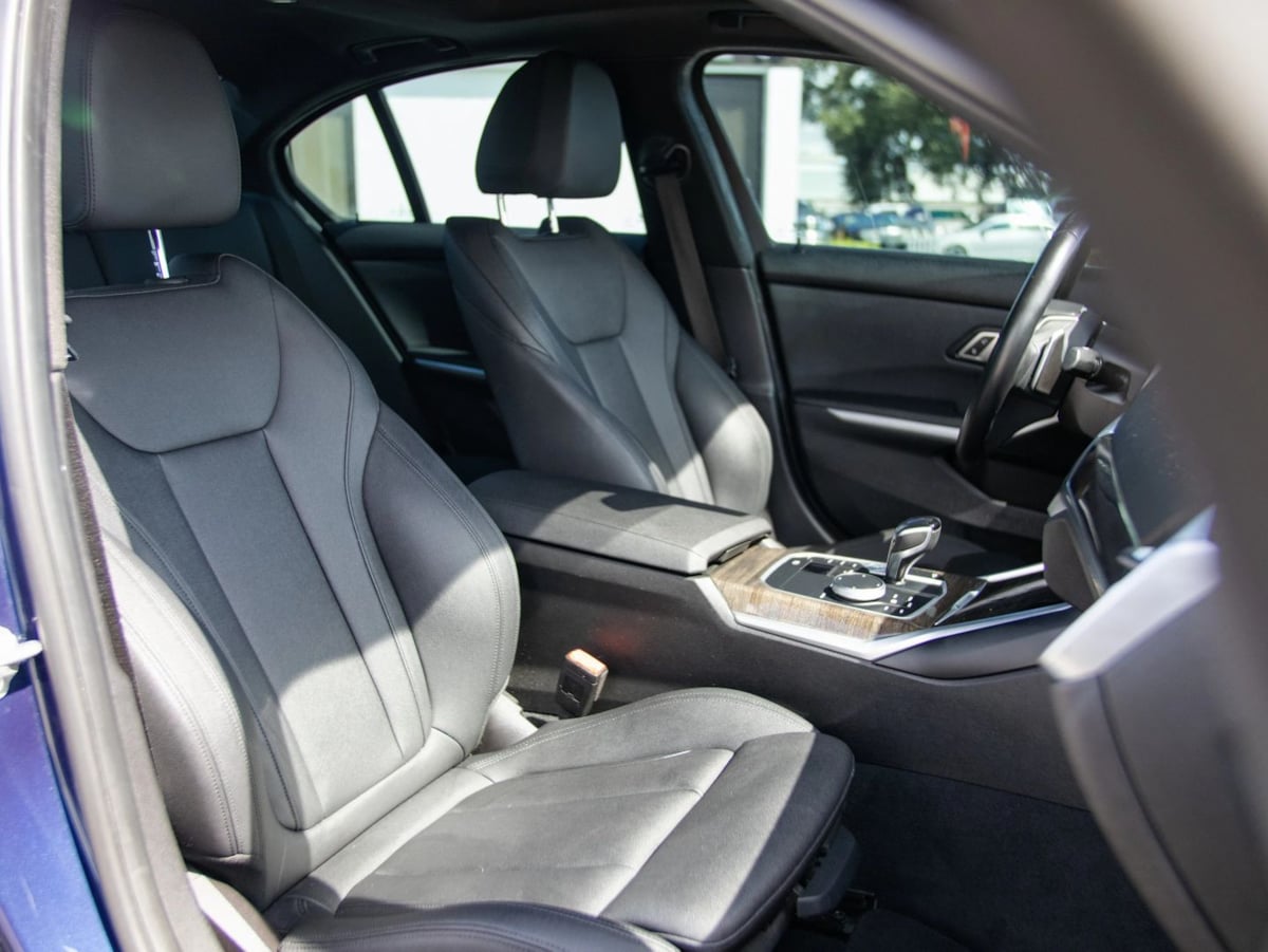 BMW 3 Series photo 23