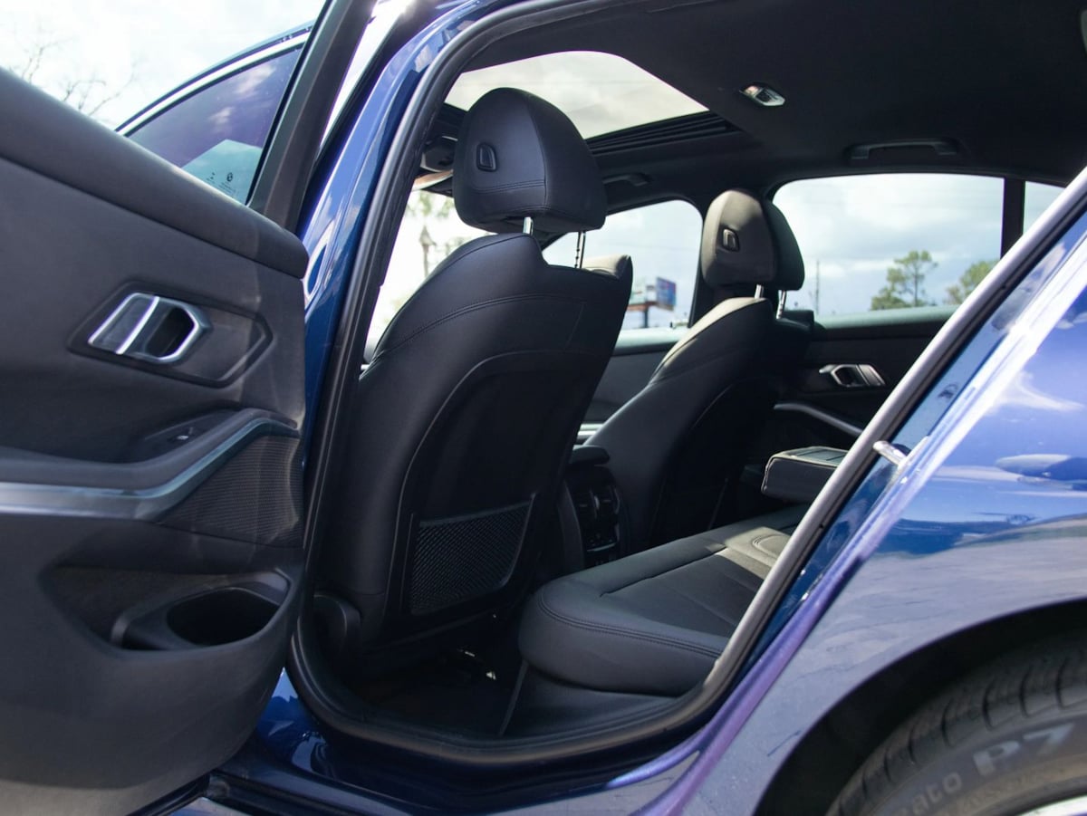 BMW 3 Series photo 25