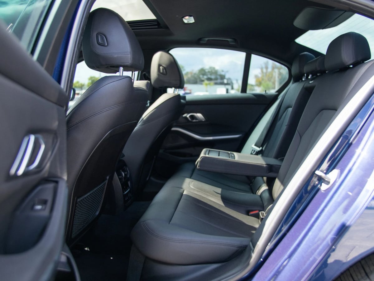 BMW 3 Series photo 26