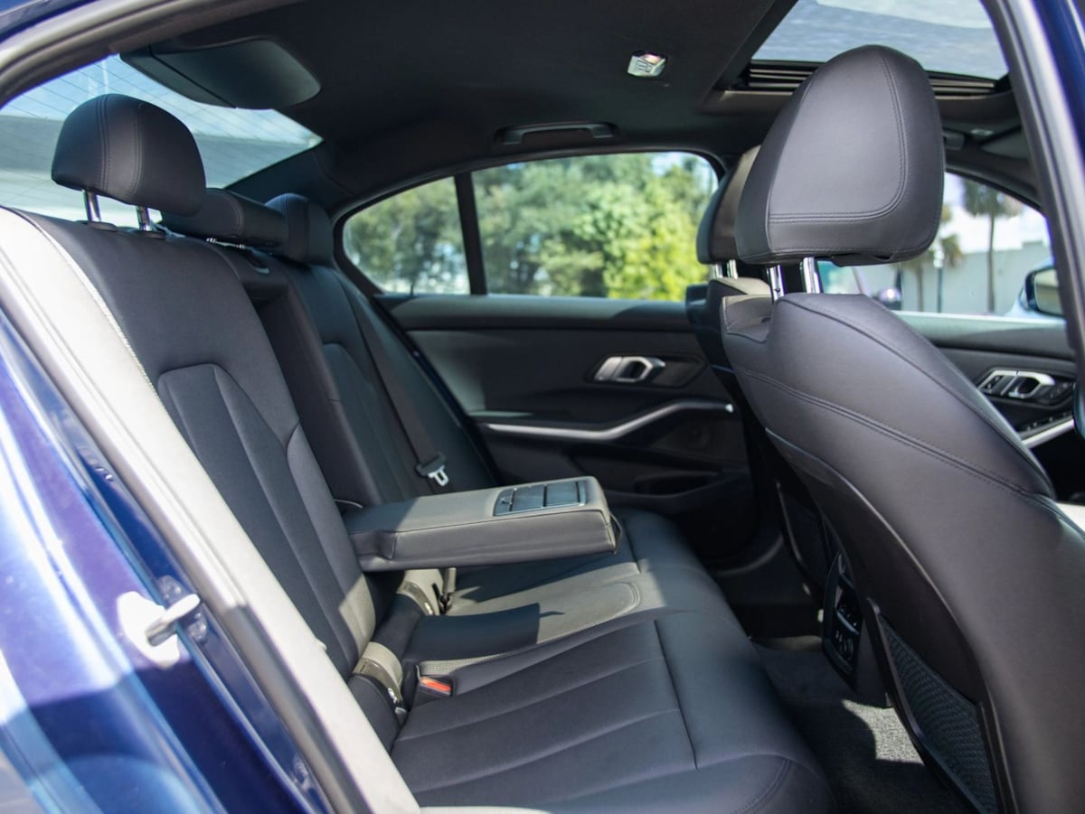 BMW 3 Series photo 27