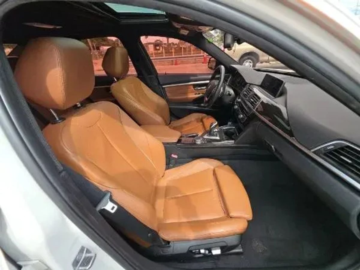BMW 3 Series photo 6