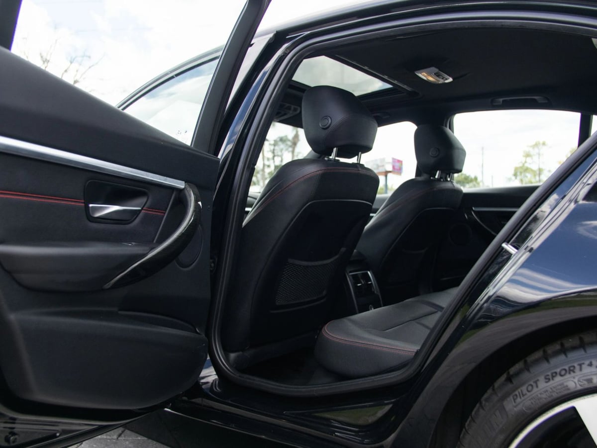BMW 3 Series photo 22