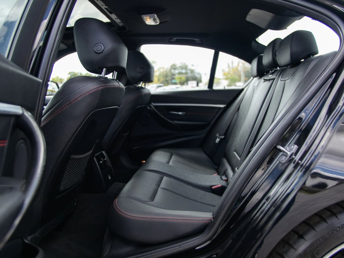 BMW 3 Series photo 23