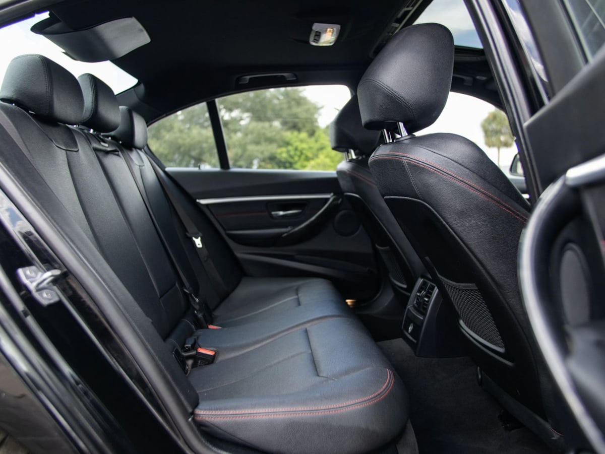 BMW 3 Series photo 24