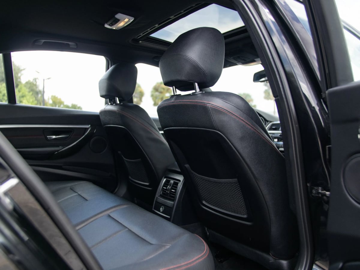 BMW 3 Series photo 25