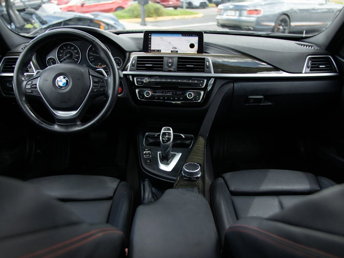 BMW 3 Series photo 26