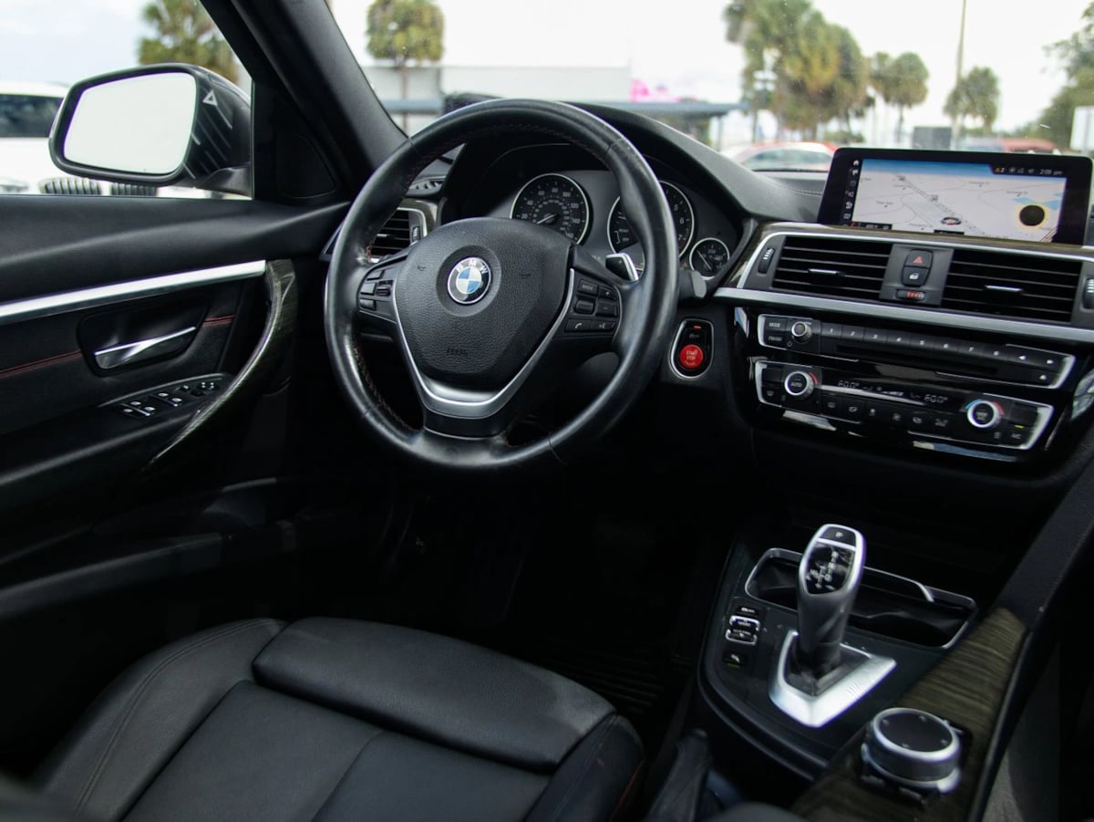 BMW 3 Series photo 27
