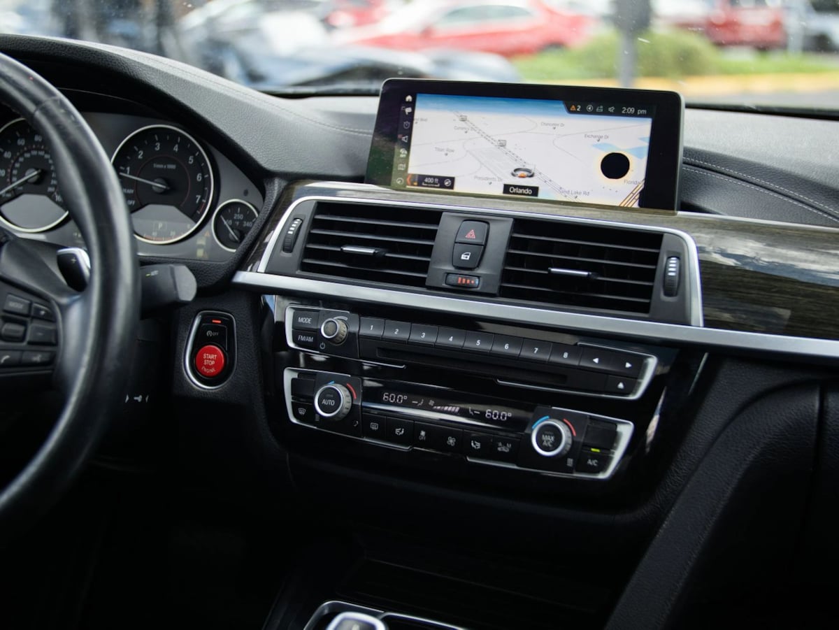 BMW 3 Series photo 28