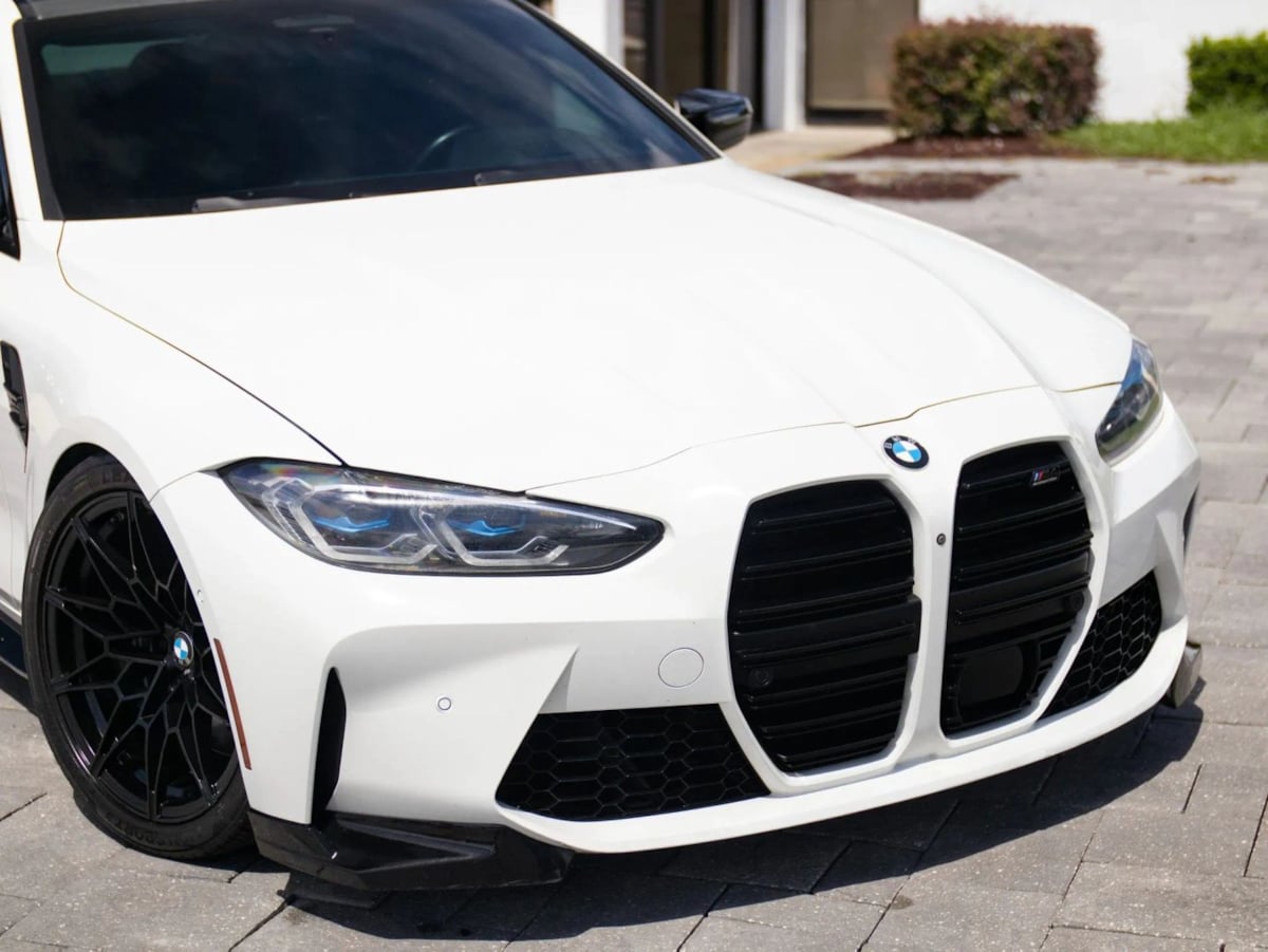 BMW M4 photo 2
