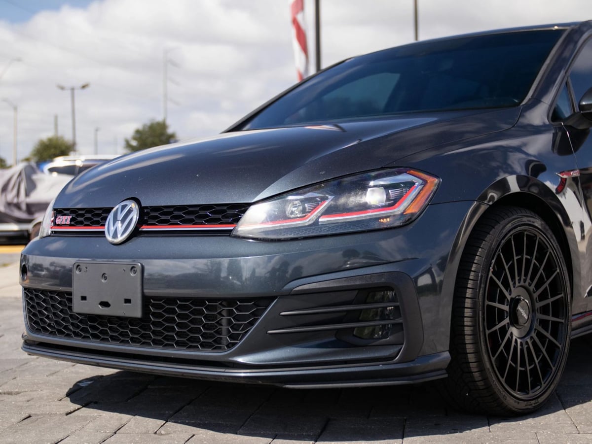 Volkswagen Golf GTI photo 5