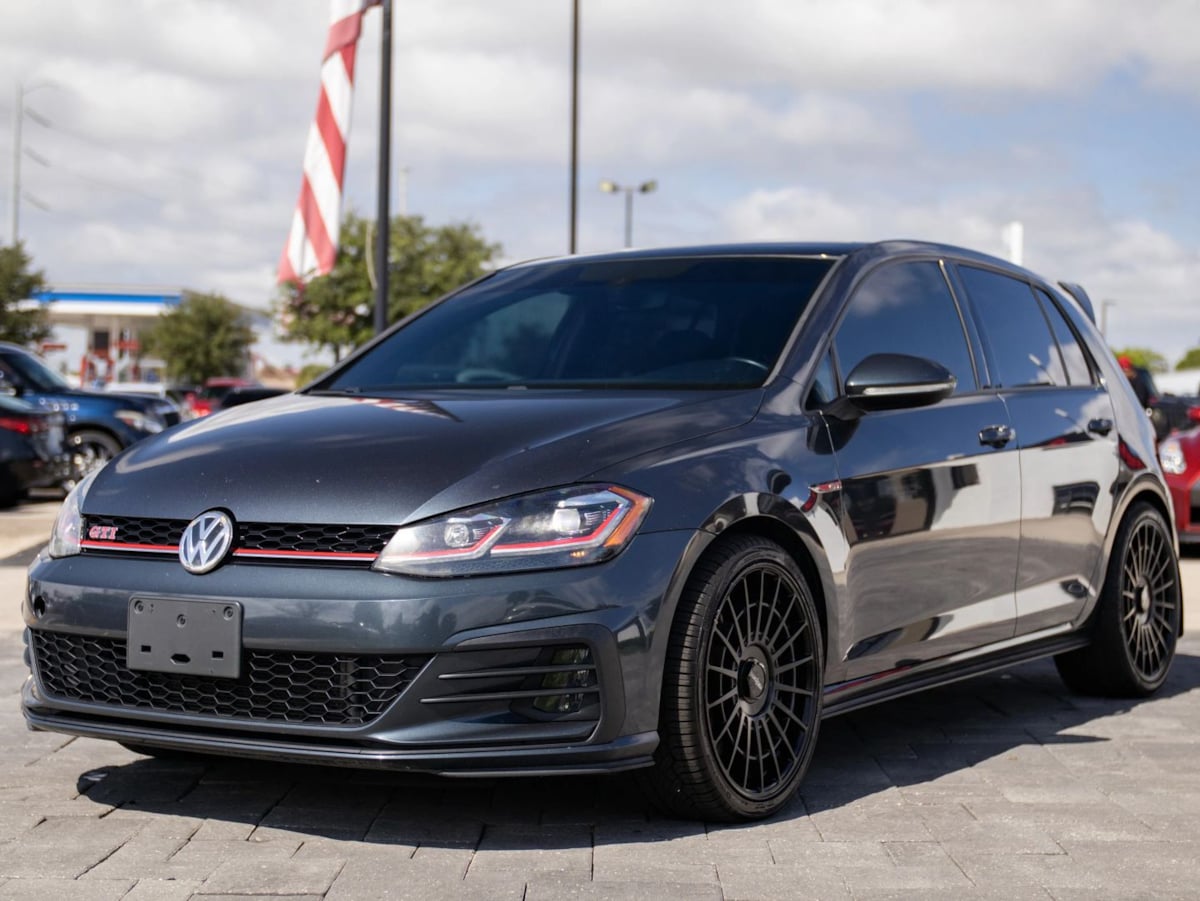 Volkswagen Golf GTI photo 6