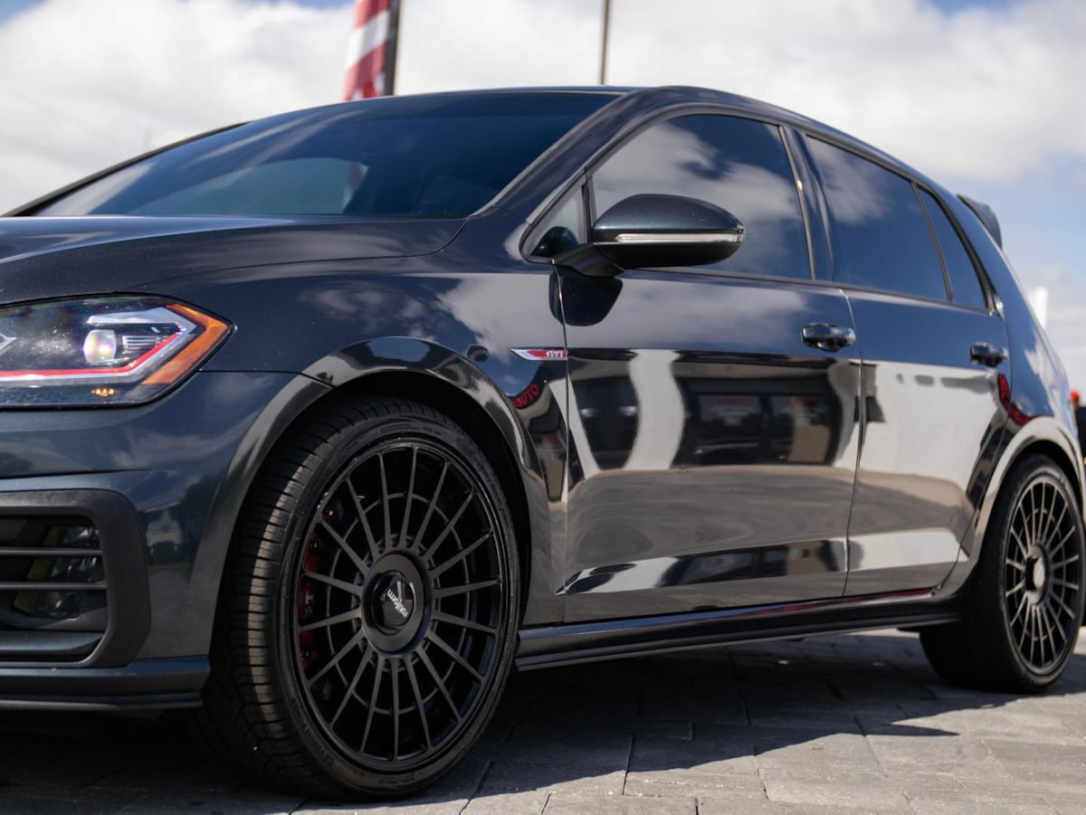 Volkswagen Golf GTI photo 7
