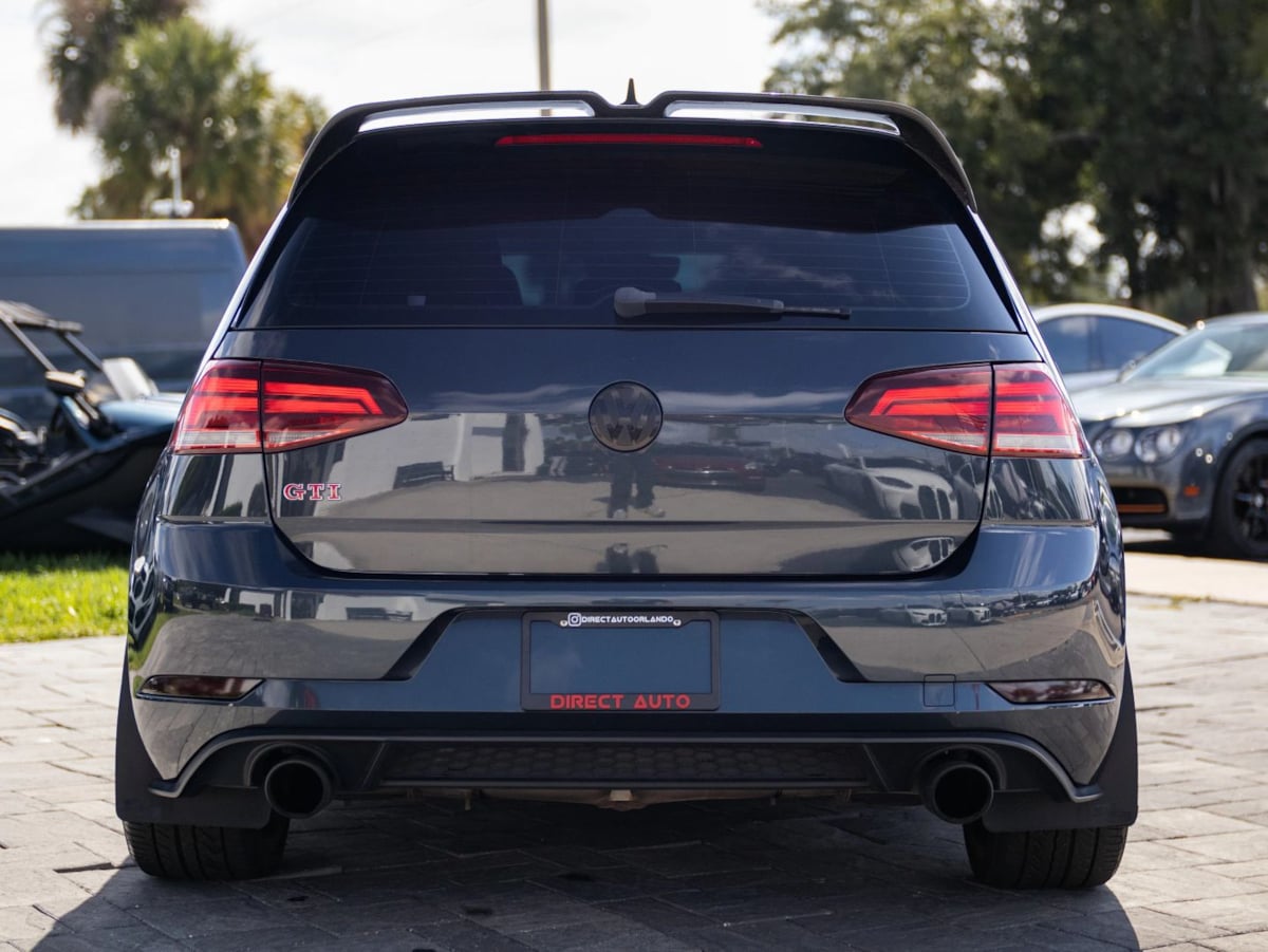 Volkswagen Golf GTI photo 11