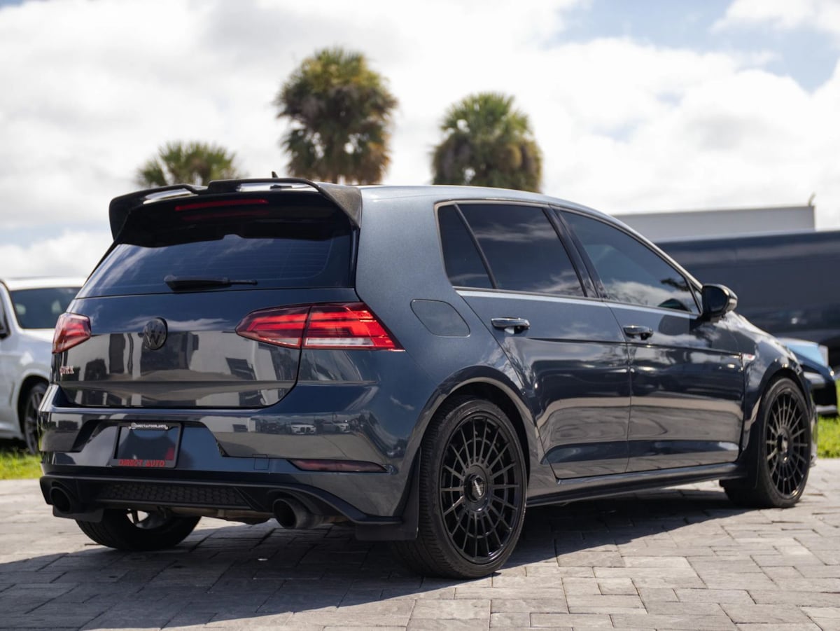 Volkswagen Golf GTI photo 13